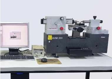 Universal Measuring Machine